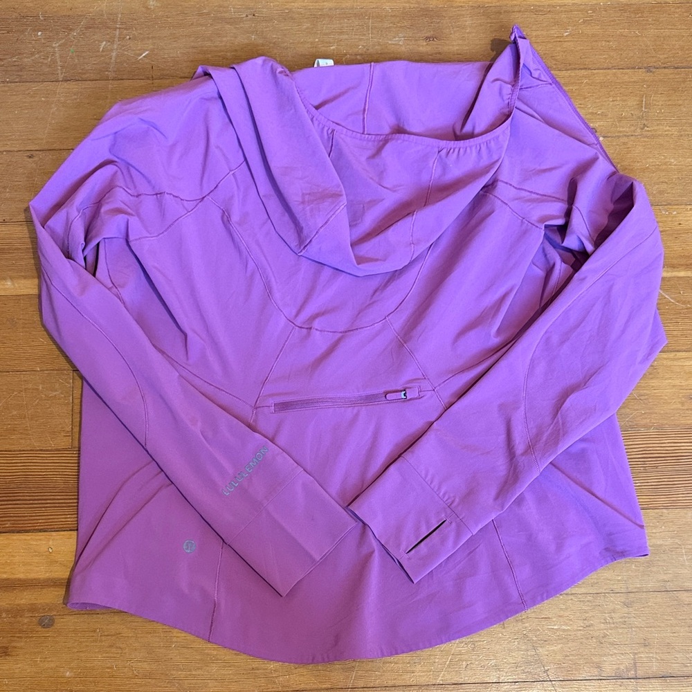 Lululemon Women's Purple jacket